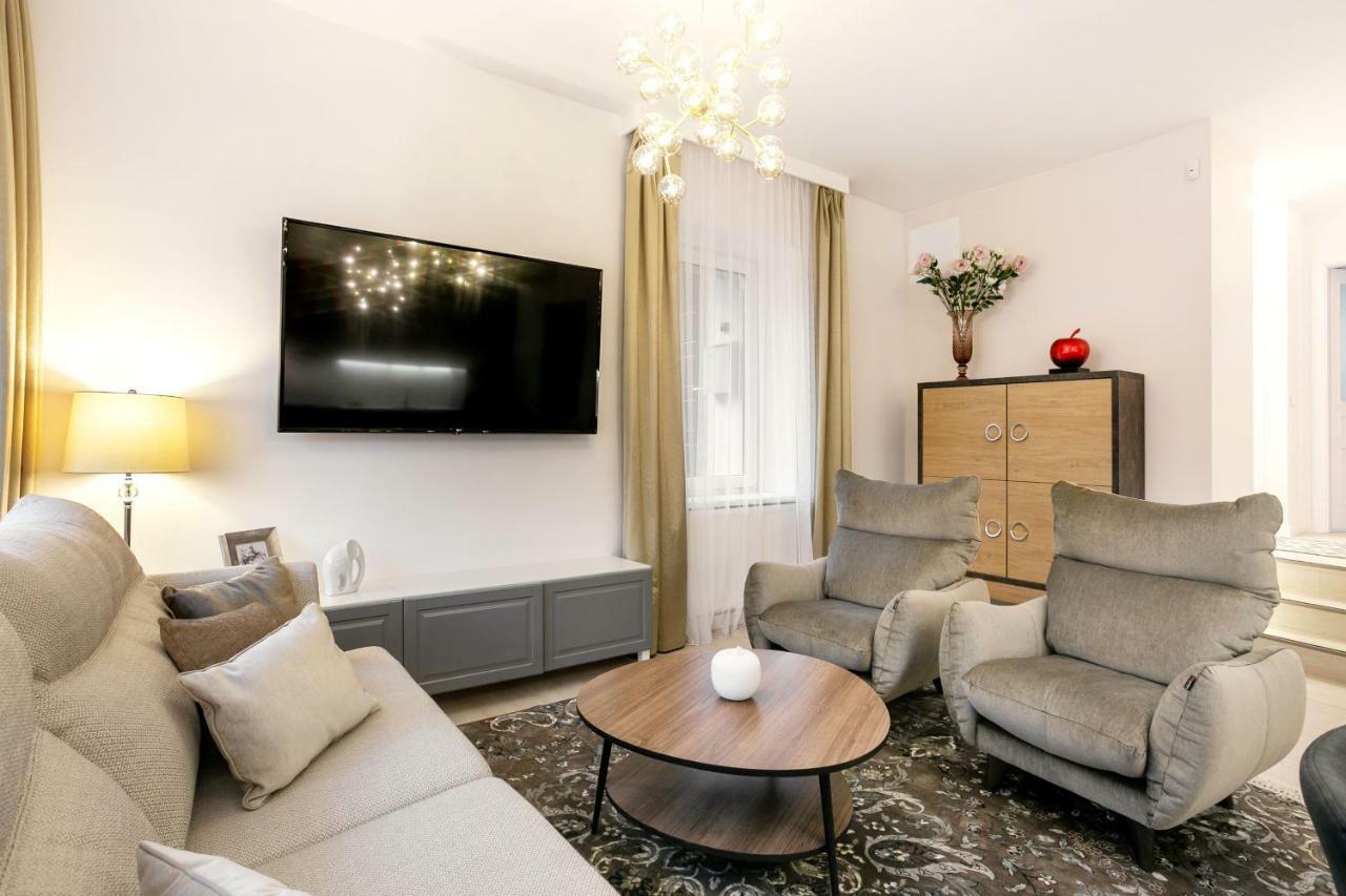 Luxury For Everyone - Hills Park Lux Apartments 3 VNO Exterior photo