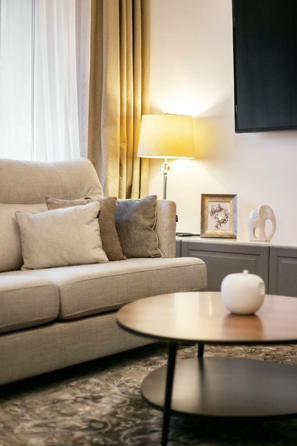 Luxury For Everyone - Hills Park Lux Apartments 3 VNO Exterior photo